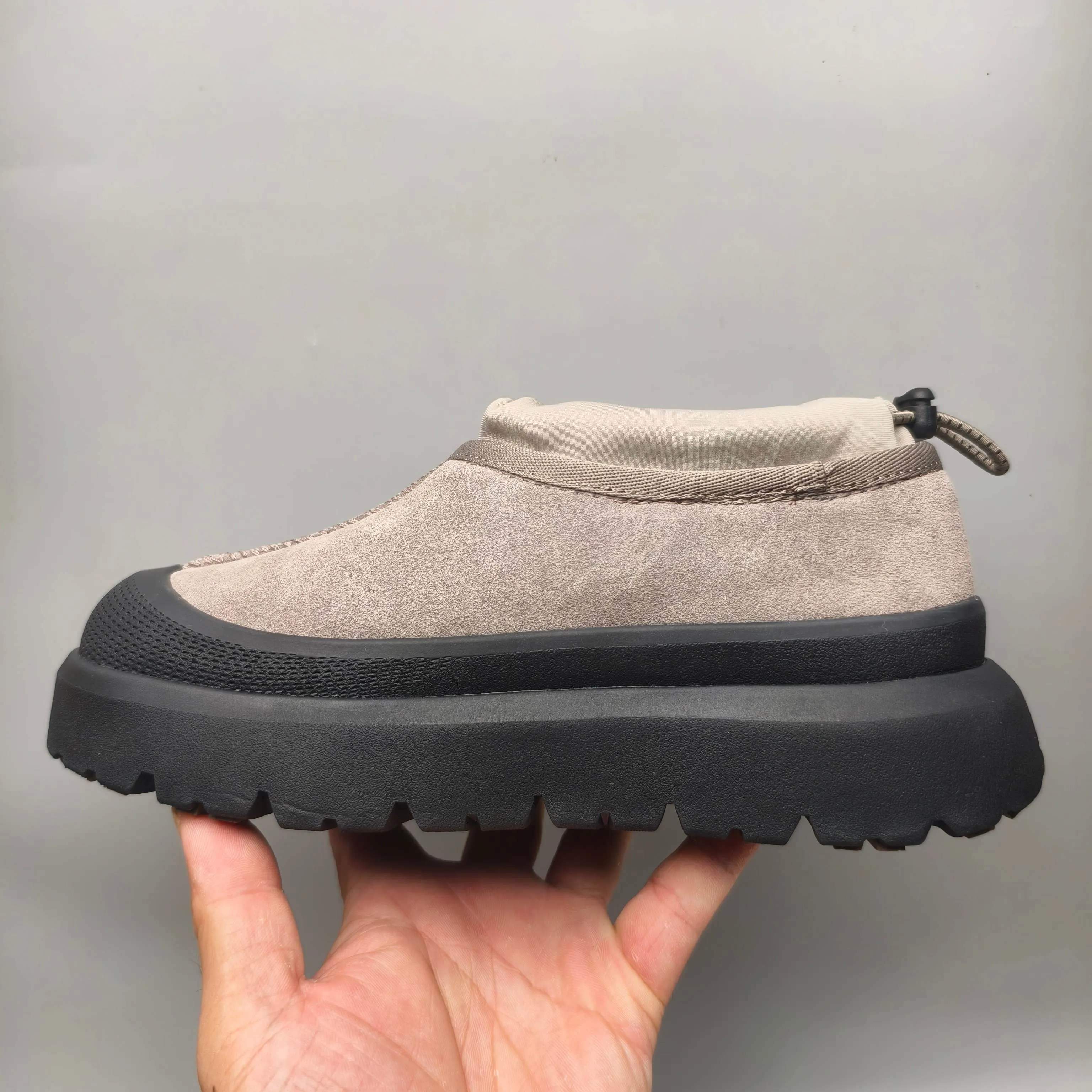 💰520 UGG sheepskin all-in-one snow boots 4096 slip-on casual trendy shoes for men and women Color: white red black blue yellow light gray dark gray green sand black gray matching sizes: 35-46